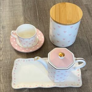 Pink Heart Pattern Tea Set with Bamboo Lid